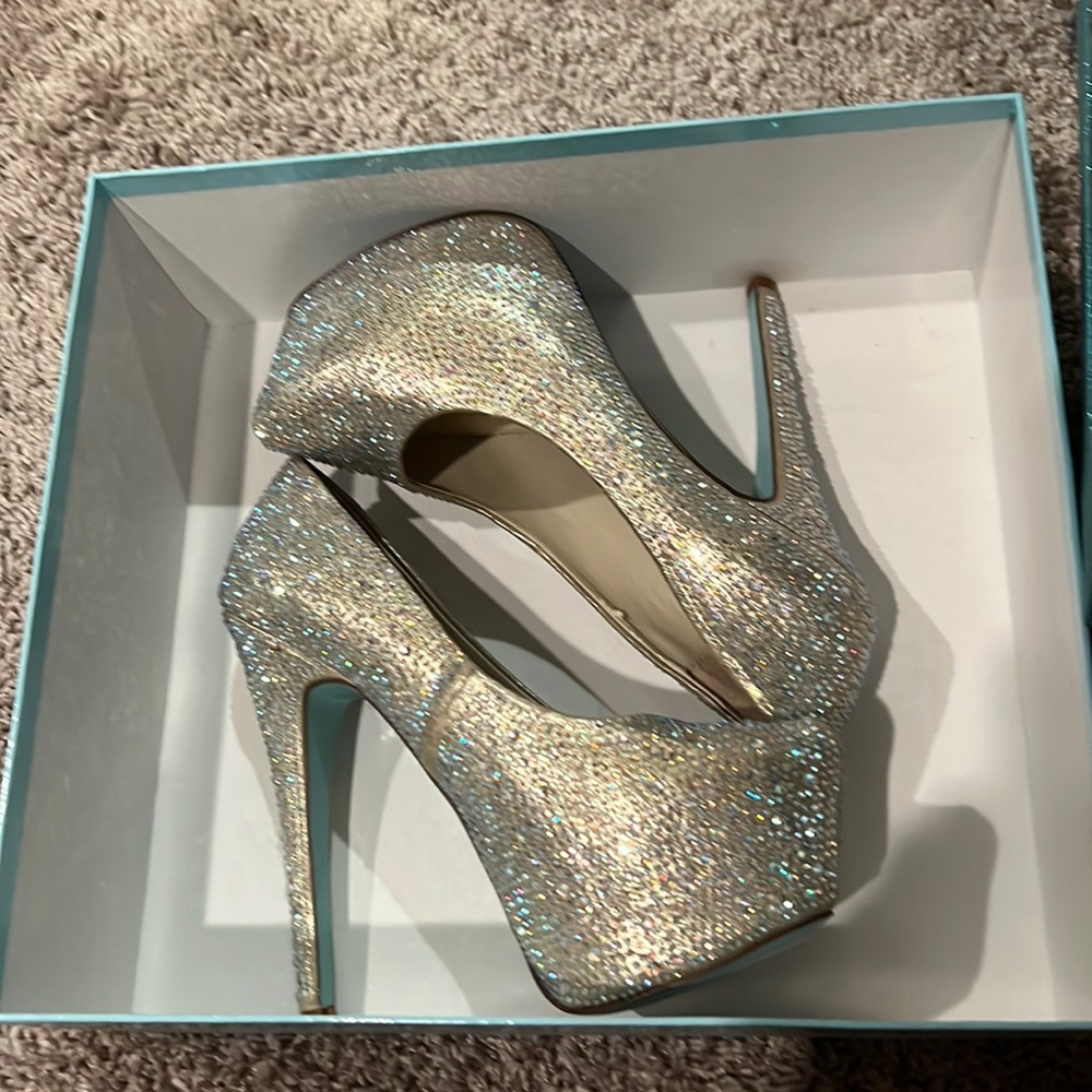 Betsy Johnson pumps